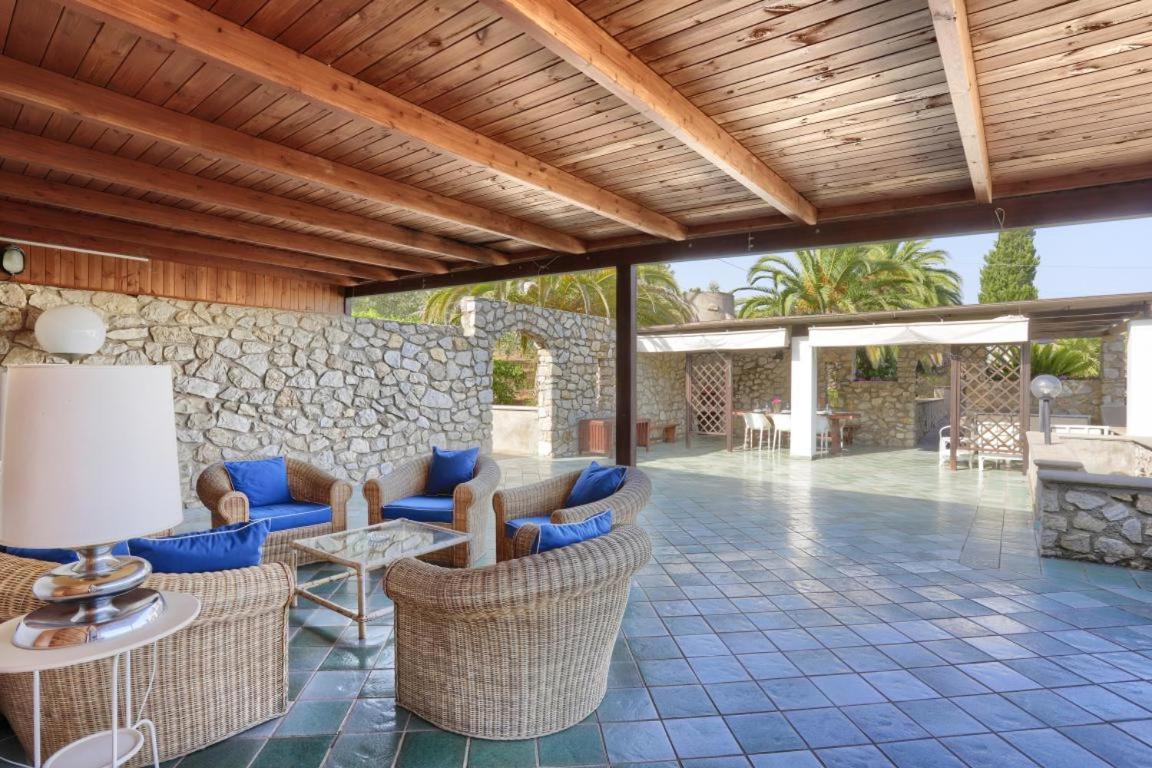 Residence Les Oliviers Porto Azzurro Exterior foto